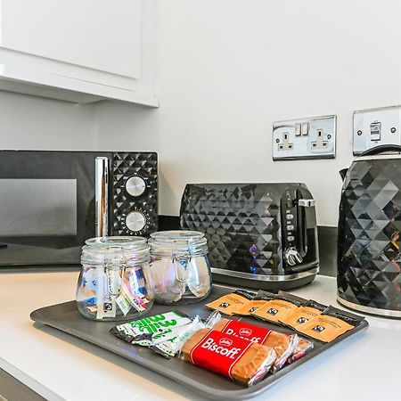Family 1 Bed Apt Near Cardiff City Centre, Free Parking, Quiet, Secure Neighbourhood Екстер'єр фото