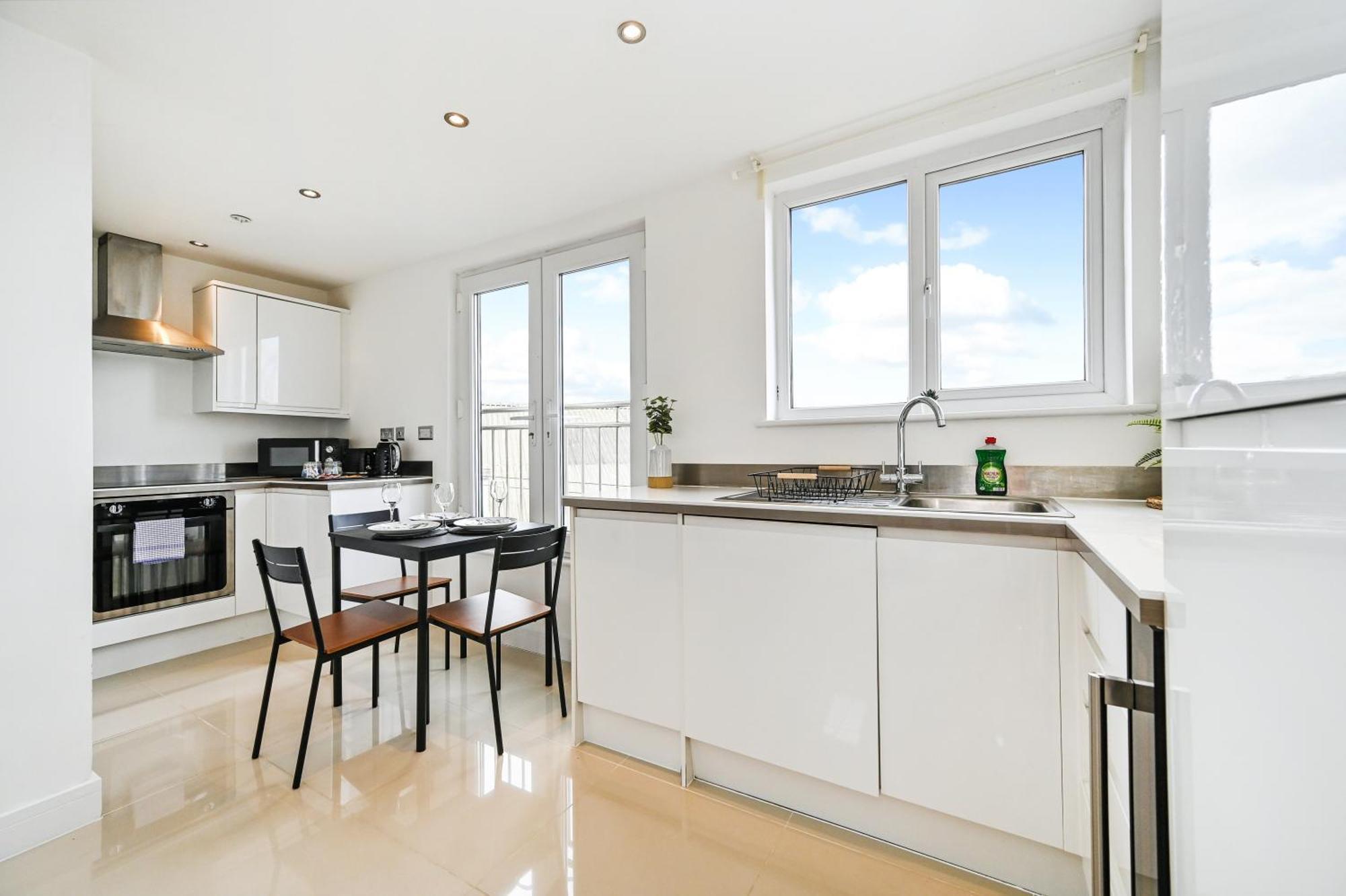 Family 1 Bed Apt Near Cardiff City Centre, Free Parking, Quiet, Secure Neighbourhood Екстер'єр фото