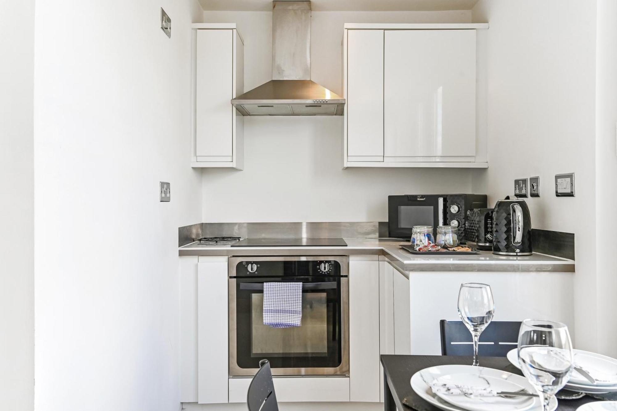 Family 1 Bed Apt Near Cardiff City Centre, Free Parking, Quiet, Secure Neighbourhood Екстер'єр фото