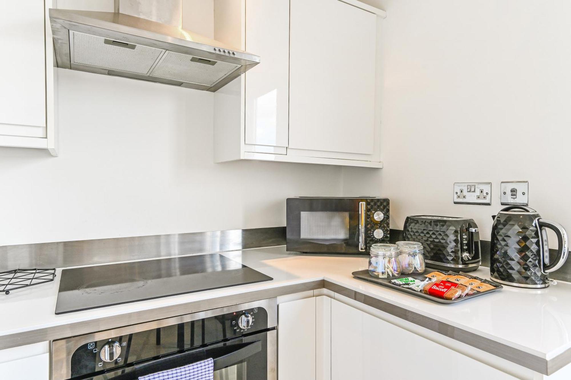 Family 1 Bed Apt Near Cardiff City Centre, Free Parking, Quiet, Secure Neighbourhood Екстер'єр фото