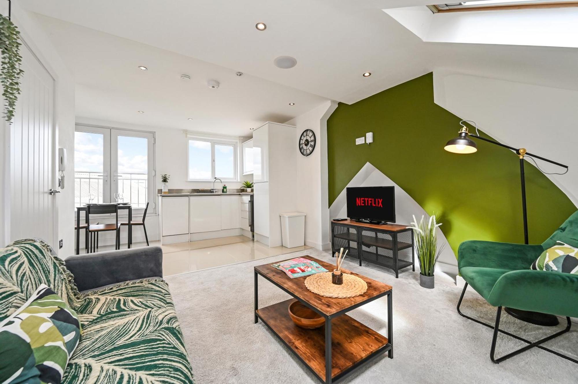 Family 1 Bed Apt Near Cardiff City Centre, Free Parking, Quiet, Secure Neighbourhood Екстер'єр фото