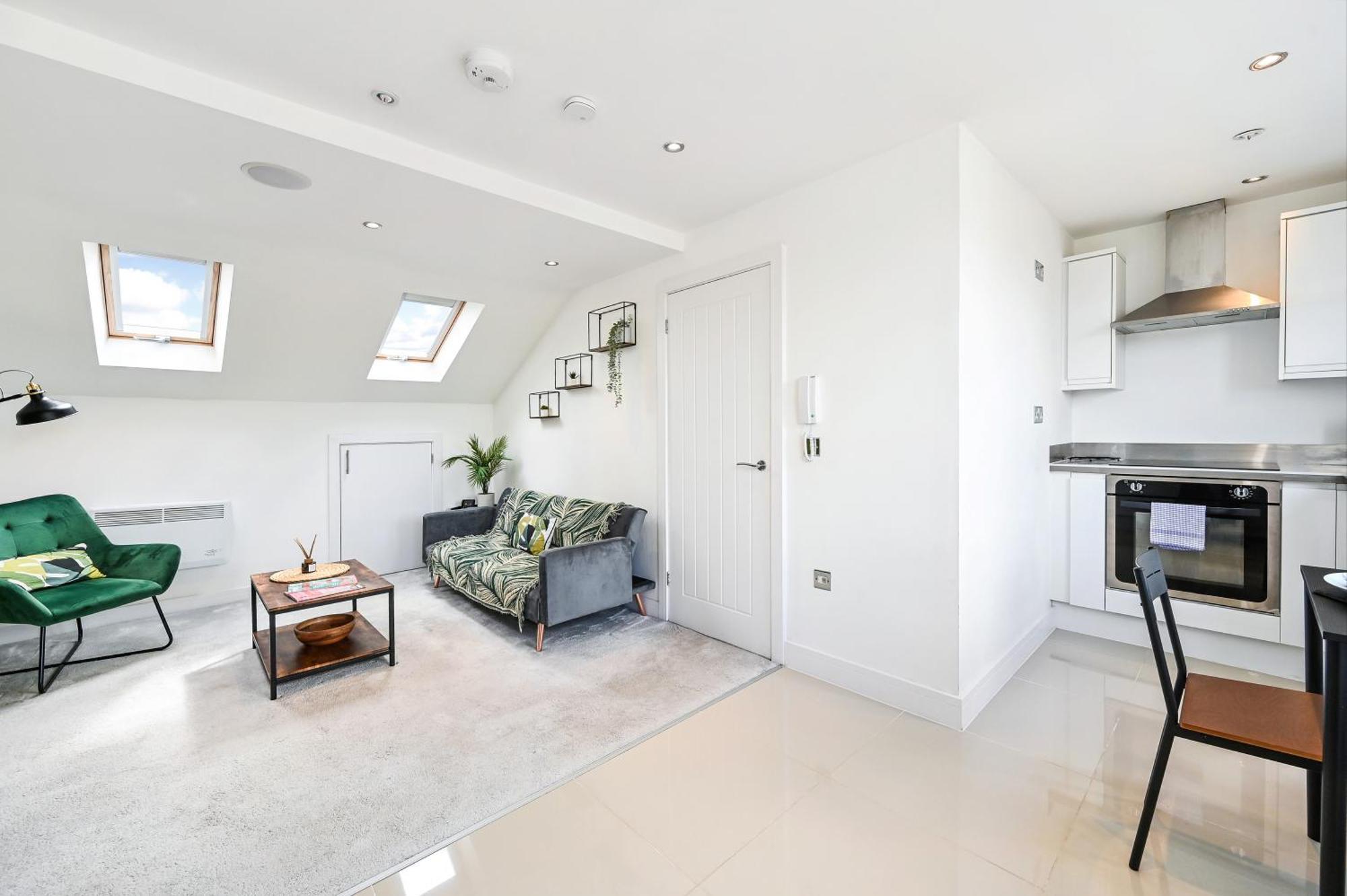 Family 1 Bed Apt Near Cardiff City Centre, Free Parking, Quiet, Secure Neighbourhood Екстер'єр фото