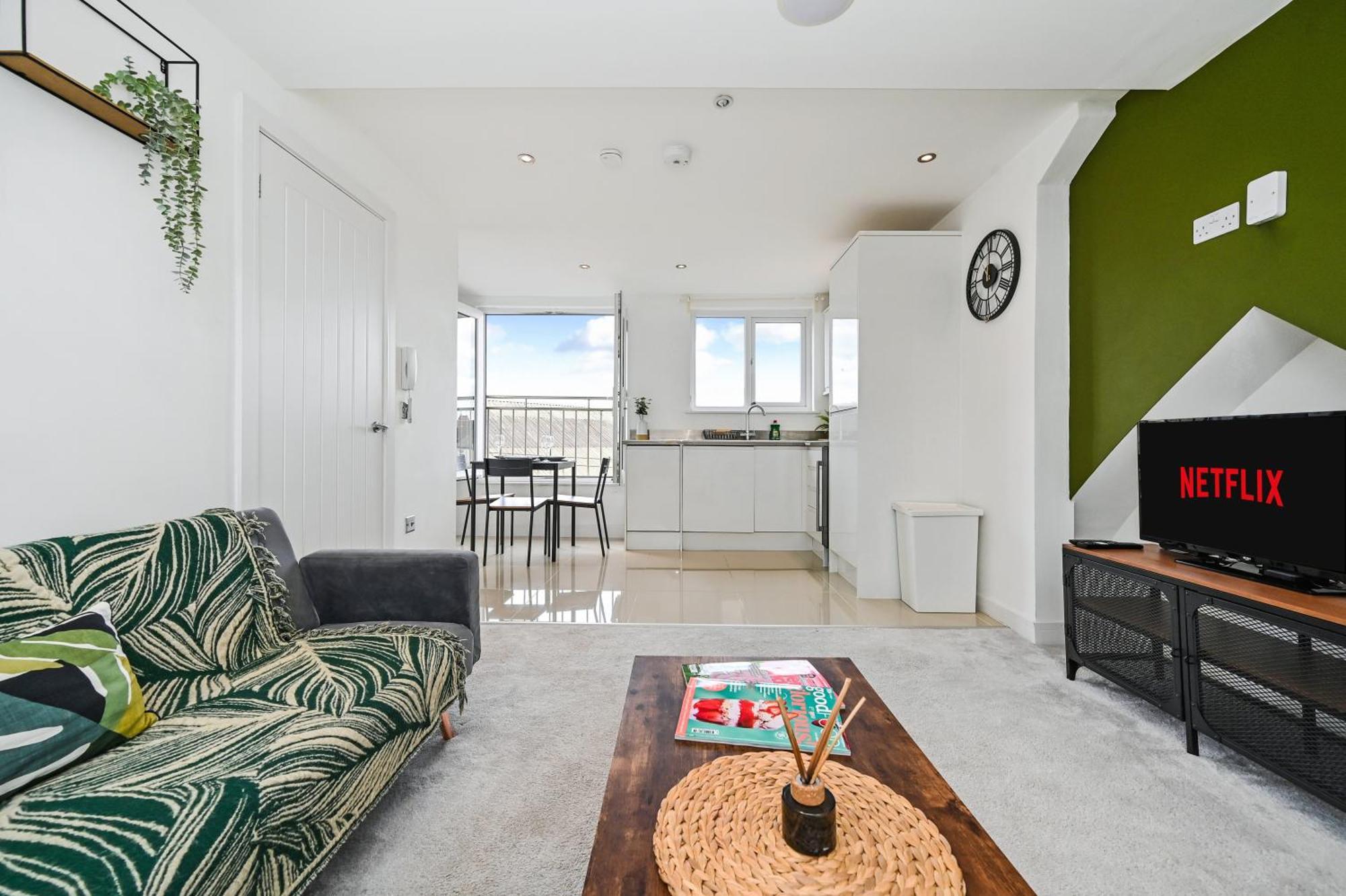 Family 1 Bed Apt Near Cardiff City Centre, Free Parking, Quiet, Secure Neighbourhood Екстер'єр фото